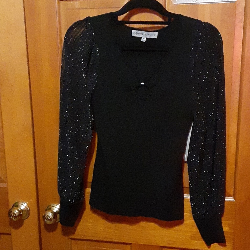 Absolutely Famous Ribbed Pullover Black & Silver Top